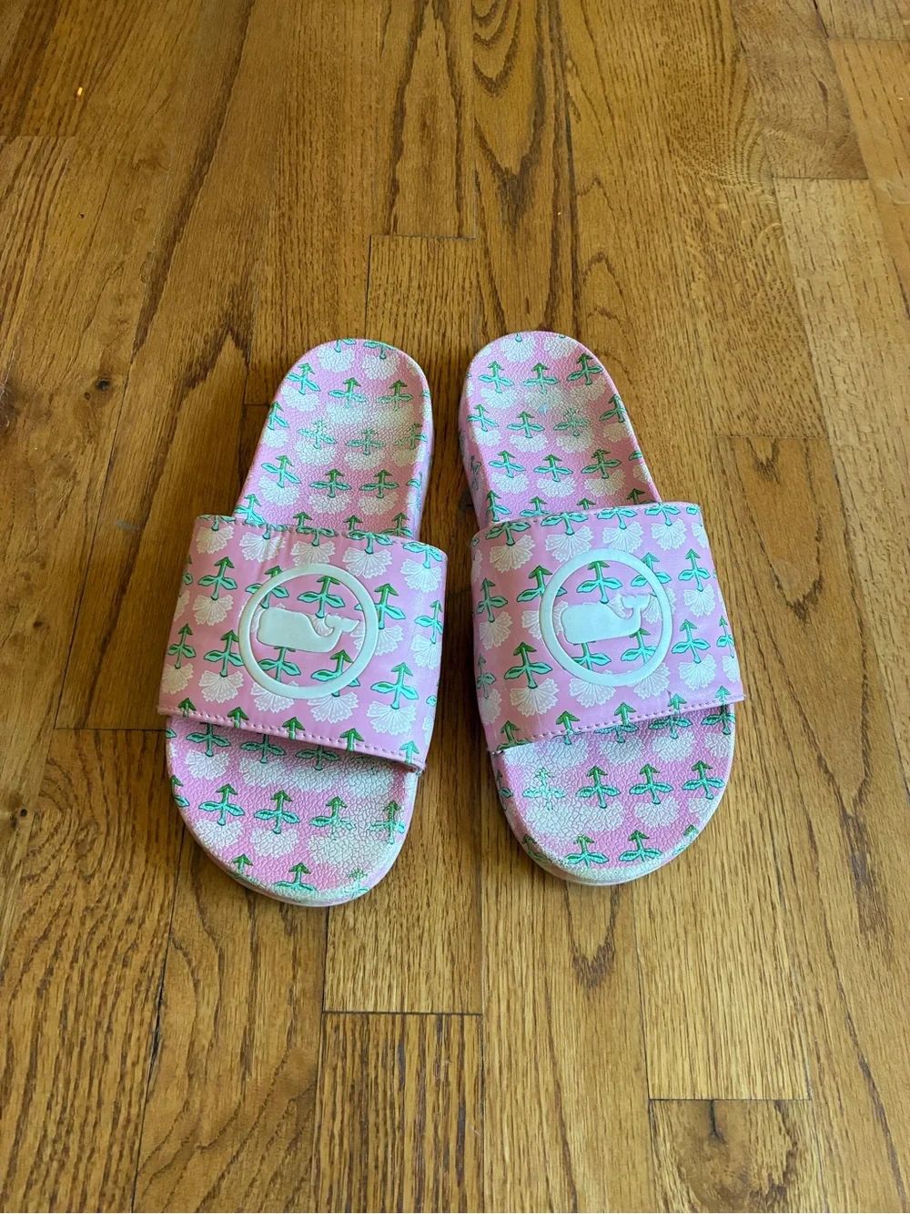 Vineyard Vines girl slides